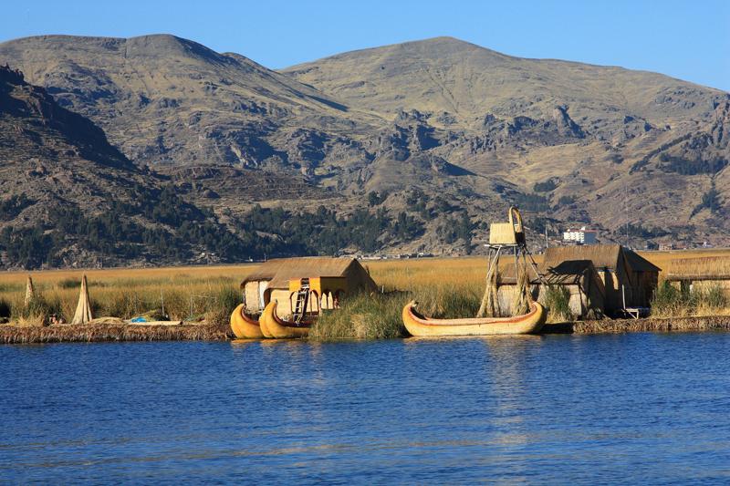 732-Lago Titicaca,isole galleggianti,13 luglio 2013.JPG